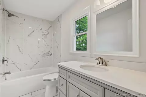 Bath - 806 Milford Ave, Hampton, VA 23661 photo 6 of 7