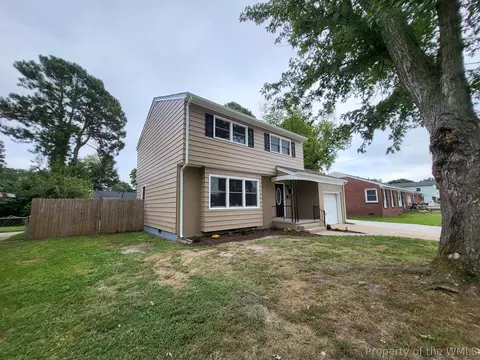 Exterior - 806 Milford Ave, Hampton, VA 23661 photo 3 of 9