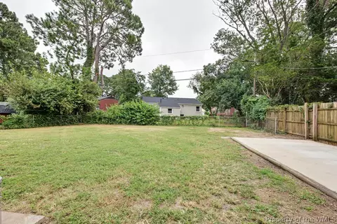 Exterior - 806 Milford Ave, Hampton, VA 23661 photo 6 of 9