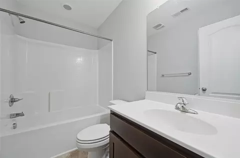 Bath - 105 Prosperity Ct, Williamsburg, VA 23188 photo 4 of 5