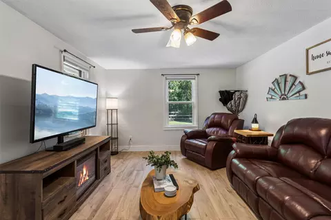 2351 Taylorsville Rd, Shacklefords, VA 23156