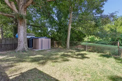 Exterior - 1949 Long Green Ln, Hampton, VA 23663 photo 7 of 7