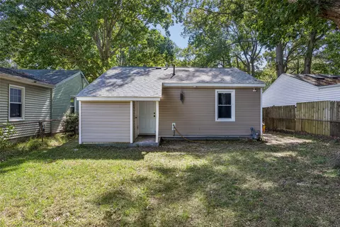 Exterior - 1949 Long Green Ln, Hampton, VA 23663 photo 4 of 7