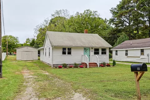 221 Firby Rd, Yorktown, VA 23693