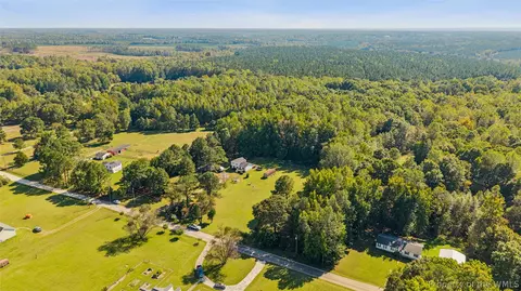 View/Area - 2600 Wright Dr, Saluda, VA 23149 photo 2 of 10