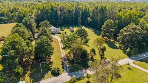 View/Area - 2600 Wright Dr, Saluda, VA 23149 photo 10 of 10