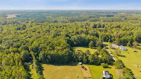 View/Area - 2600 Wright Dr, Saluda, VA 23149 photo 4 of 10