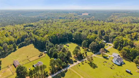 View/Area - 2600 Wright Dr, Saluda, VA 23149 photo 3 of 10