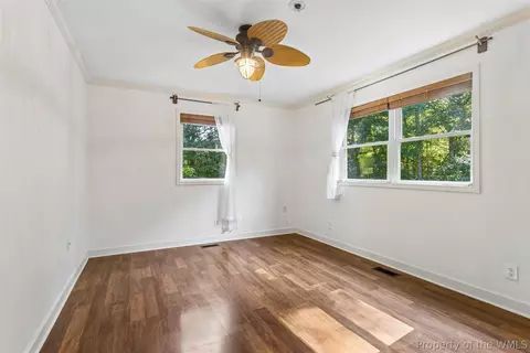 Bedroom - 2600 Wright Dr, Saluda, VA 23149 photo 1 of 7