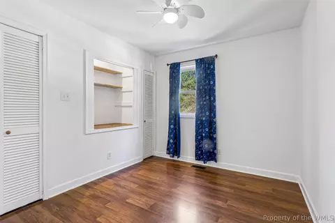 Bedroom - 2600 Wright Dr, Saluda, VA 23149 photo 4 of 7