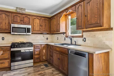 Kitchen - 2600 Wright Dr, Saluda, VA 23149 photo 3 of 5