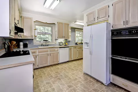 Kitchen - 265 E Queens Dr, Williamsburg, VA 23185 photo 1 of 4