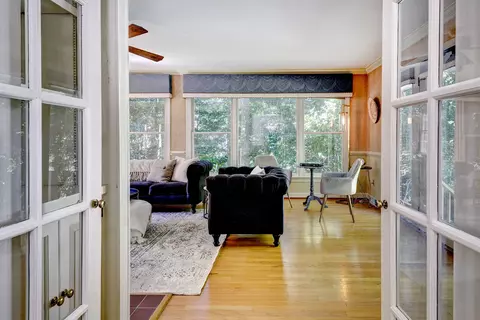 Entry Way - 265 E Queens Dr, Williamsburg, VA 23185 photo 4 of 6