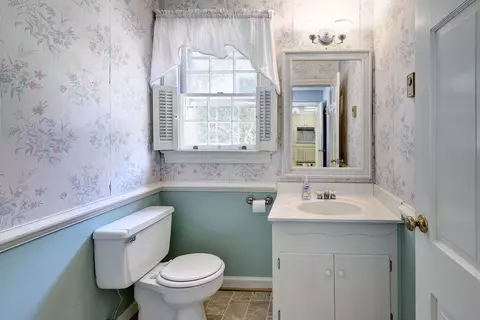 Bath - 265 E Queens Dr, Williamsburg, VA 23185 photo 1 of 6
