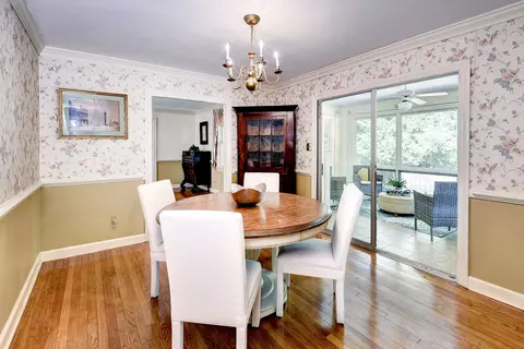 Dining - 265 E Queens Dr, Williamsburg, VA 23185 photo 4 of 6