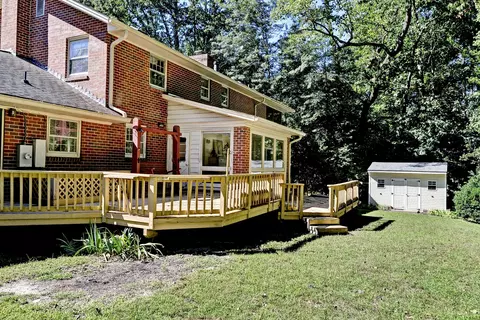 Exterior - 265 E Queens Dr, Williamsburg, VA 23185 photo 8 of 13