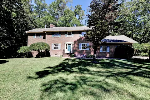 Exterior - 265 E Queens Dr, Williamsburg, VA 23185 photo 2 of 13