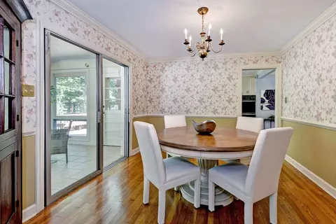 Dining - 265 E Queens Dr, Williamsburg, VA 23185 photo 5 of 6