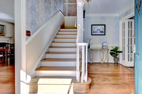Entry Way - 265 E Queens Dr, Williamsburg, VA 23185 photo 1 of 6