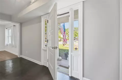Entry Way - 200 Antietam Ct, Hampton, VA 23669 photo 2 of 3