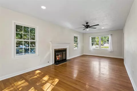 Living - 200 Antietam Ct, Hampton, VA 23669 photo 3 of 3