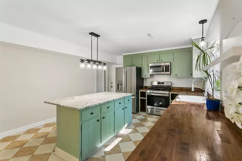 Kitchen - 200 Antietam Ct, Hampton, VA 23669 photo 2 of 4