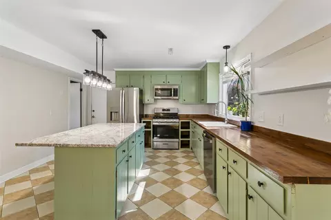 Kitchen - 200 Antietam Ct, Hampton, VA 23669 photo 4 of 4