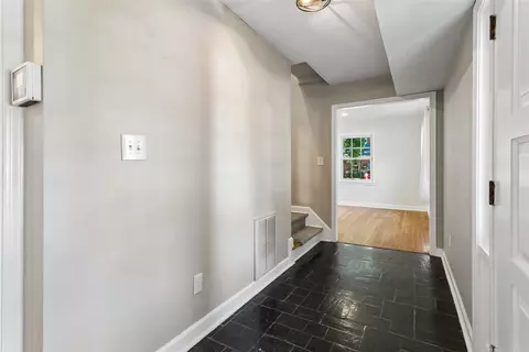Entry Way - 200 Antietam Ct, Hampton, VA 23669 photo 3 of 3
