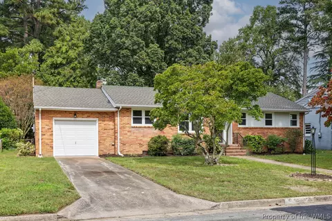 17 Carolyn Dr, Newport News, VA 23606