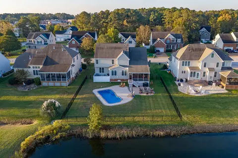 6 Elm St, Poquoson, VA 23662