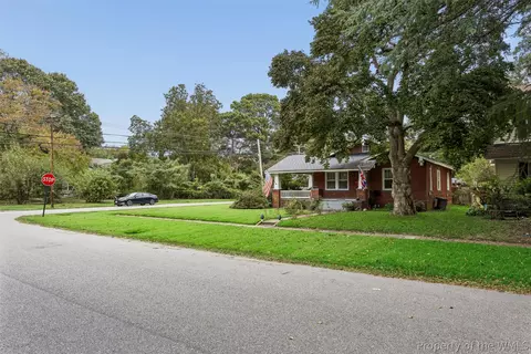 Exterior - 70 Cherry Ave, Hampton, VA 23661 photo 2 of 15