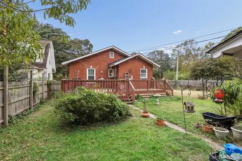 Exterior - 70 Cherry Ave, Hampton, VA 23661 photo 11 of 15