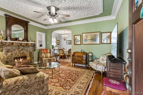 Living - 70 Cherry Ave, Hampton, VA 23661 photo 1 of 3