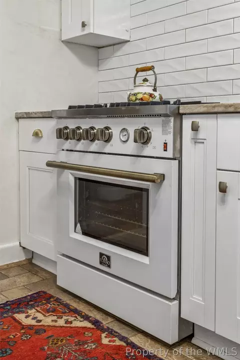 Kitchen - 70 Cherry Ave, Hampton, VA 23661 photo 6 of 6