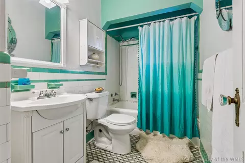 Bath - 70 Cherry Ave, Hampton, VA 23661 photo 3 of 4