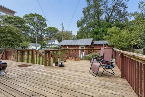 Exterior - 70 Cherry Ave, Hampton, VA 23661 photo 8 of 15