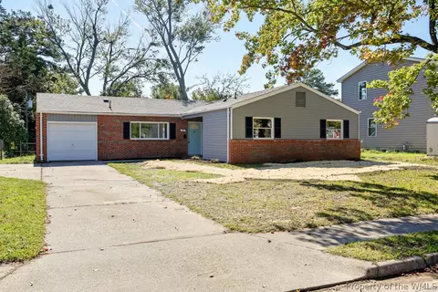 Exterior - 30 Greenwell Dr, Hampton, VA 23666 photo 3 of 7