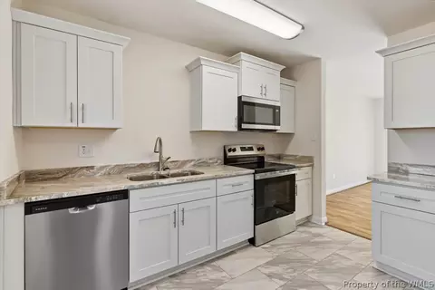 Kitchen - 30 Greenwell Dr, Hampton, VA 23666 photo 5 of 5