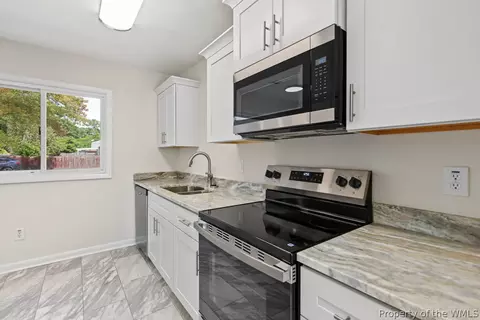 Kitchen - 30 Greenwell Dr, Hampton, VA 23666 photo 1 of 5