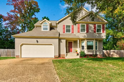 13 Welford Ln, Newport News, VA 23606