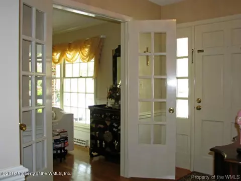 277 E Queens Dr, Williamsburg, VA 23185 photo 2