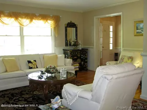 277 E Queens Dr, Williamsburg, VA 23185 photo 3