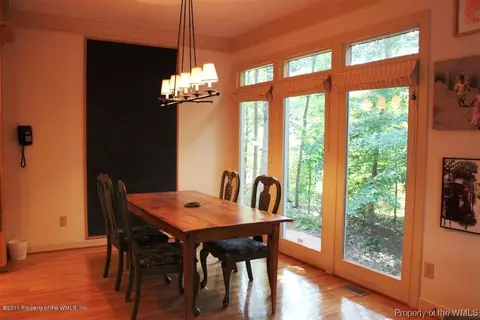 6 Bertier Ct, Williamsburg, VA 23185 photo 9
