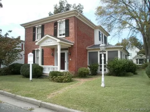 429 Fourth St, West Point, VA 23181 photo 1
