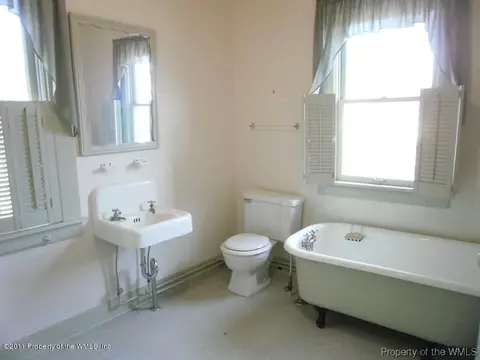 429 Fourth St, West Point, VA 23181 photo 16
