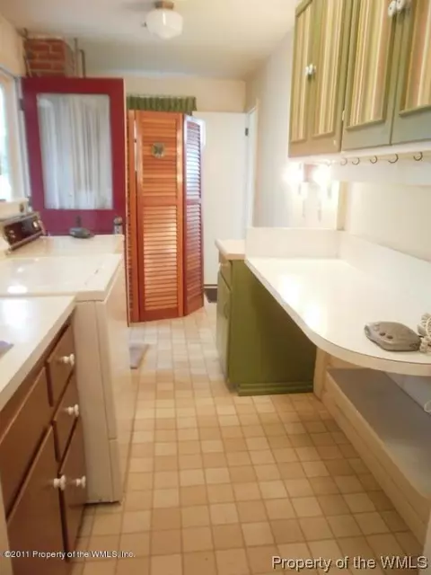 429 Fourth St, West Point, VA 23181 photo 4