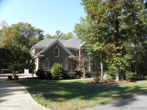 185 Heritage Pointe, Williamsburg, VA 23188 photo 2