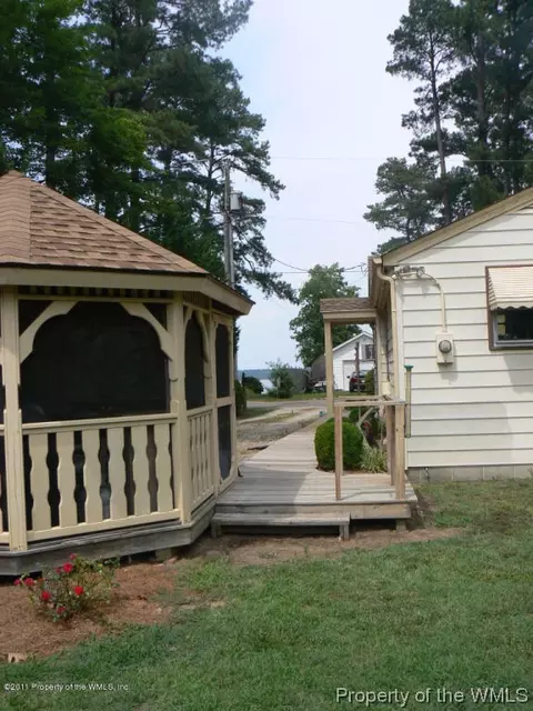 175 Riverview Dr, Surry, VA 23883 photo 3