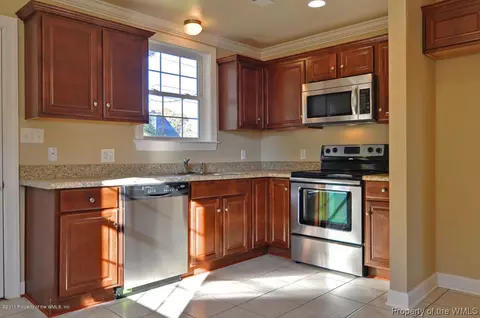 413 Glendale Rd, Hampton, VA 23661 photo 4