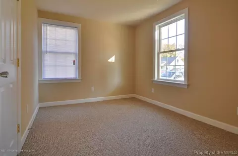 413 Glendale Rd, Hampton, VA 23661 photo 5